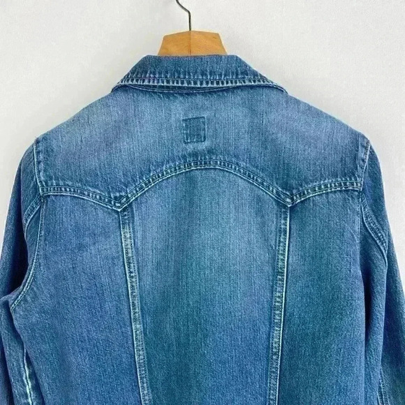 GAP 100% Cotton Denim Jeans Jacket. Fall  season start. Ptp 20” lenght 2… - Picture 6 of 6